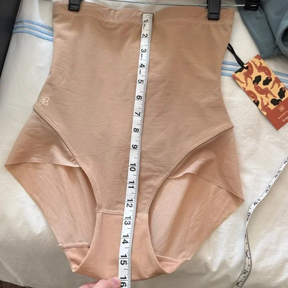 NWT Honeylove queen brief in sand size xs - Picture 10 of 11
